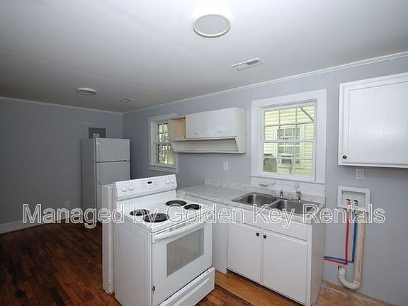 4th image of 908 4th St