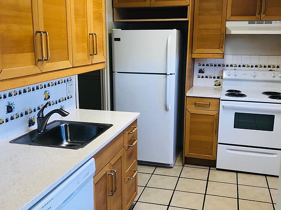 2nd image of 8 Wayside Ct