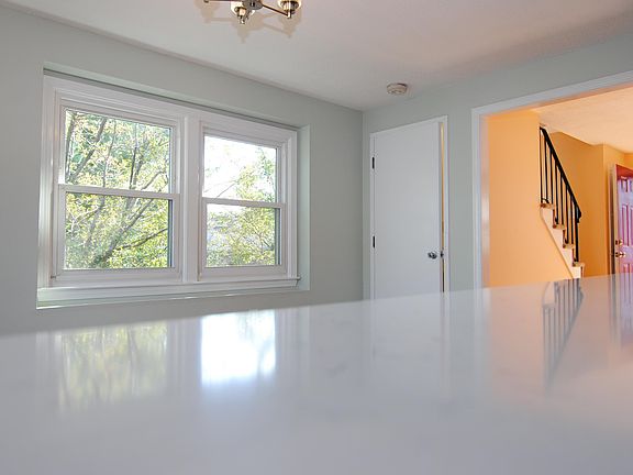 3rd image of 23 Bluestone Dr