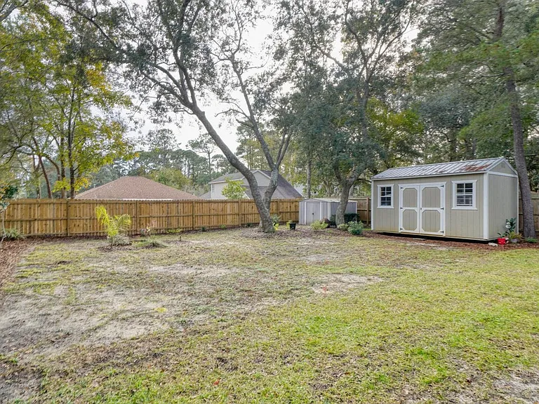 1696 Valparaiso Blvd — Photo 40