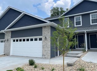 2772 Hawk Ridge Ct SE, Rochester, MN 55904