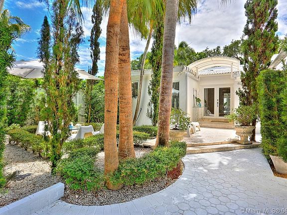 5th image of 4036 Malaga Ave