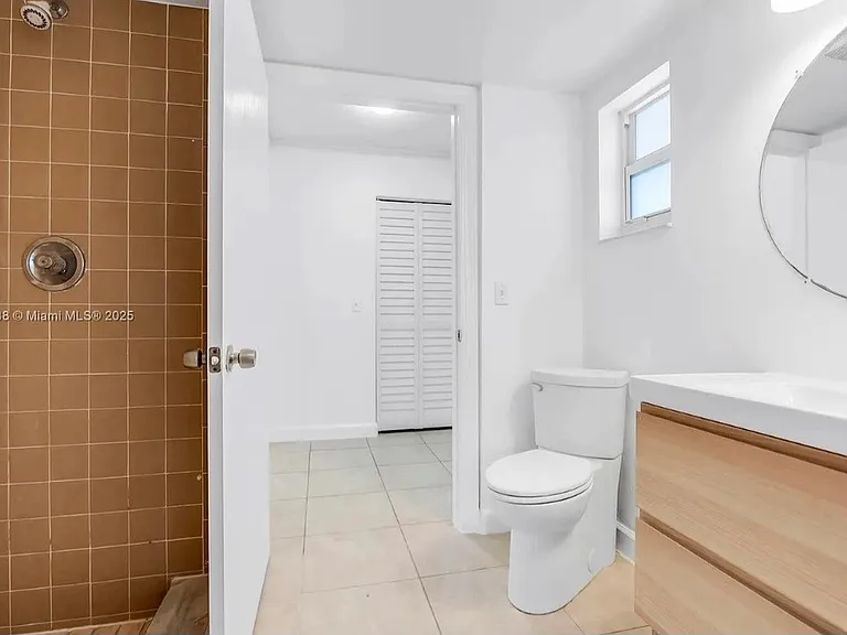 8002 Lagos De Campo Blvd #101 — Photo 11
