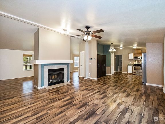 5th image of 4940 Country Club Way SE