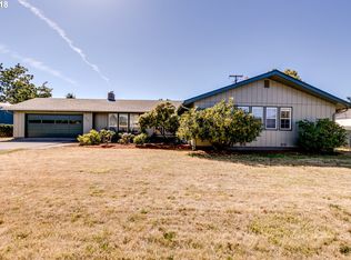 1004 Irvington Dr, Eugene, OR 97404