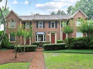 104 Weatherburne Dr #104, Roswell, GA 30076