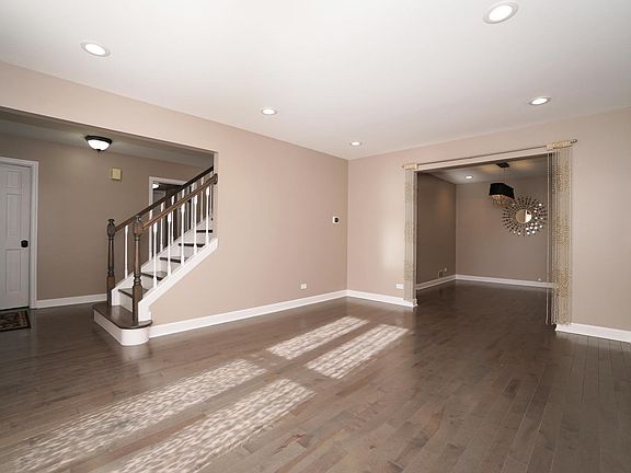 5th image of 100 Julie Ln