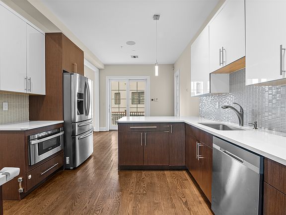 kitchen plus kitchen eat in area