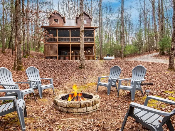 850 Mountain Lake Cir, Blue Ridge, GA 30513