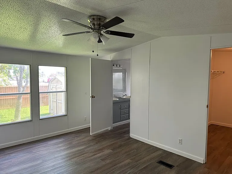 2710 Wilson Rd #6 — Photo 8
