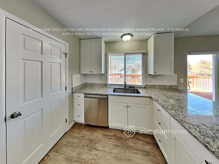 5829 S Perth Pl — Photo 10