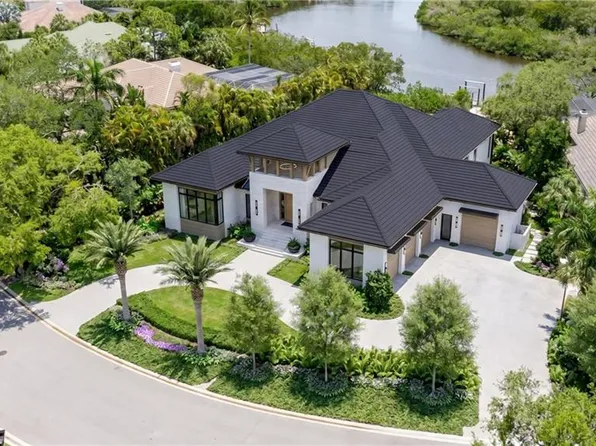 27311 Oak Knoll DR, BONITA SPRINGS, FL 34134