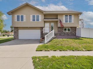 715 N 29th St, Council Bluffs, IA 51501