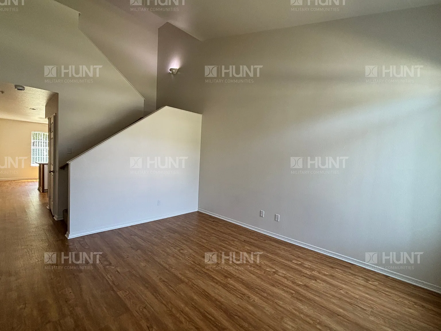 4 bed, 2.5 bath, 1960 sqft, $4,979 — Photo 4