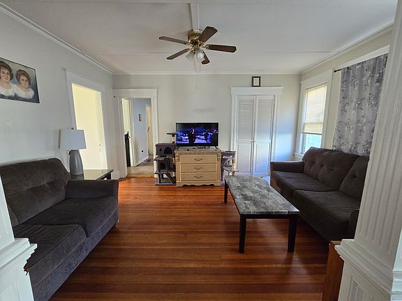 Living room/ dinning room