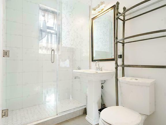 3rd image of 1818 Newkirk Ave APT 5D