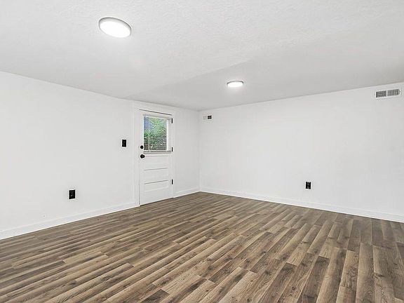 2nd image of 572-1 S Crescent Ave #2