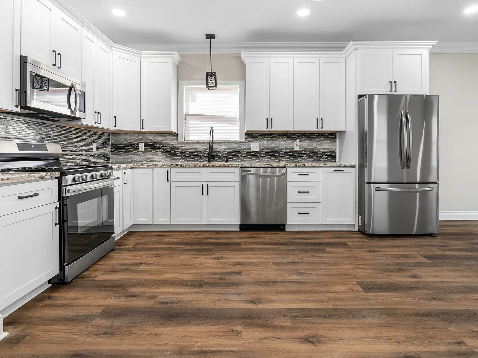 8332 Apple Street - 1 — Photo 3