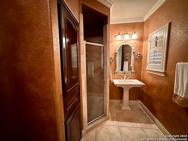 402 Cameron Cir — Photo 29