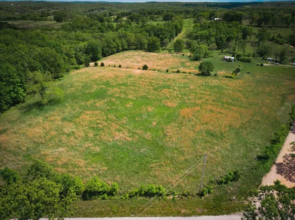 18241 Pine Road, Willow Springs, MO 65793