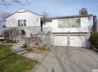 900 Cherry Ln, Valley Stream, NY 11581