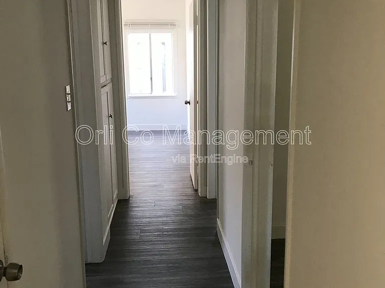 6500 Balboa Blvd — Photo 12