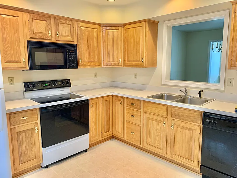 4069 Darius Dr — Photo 4