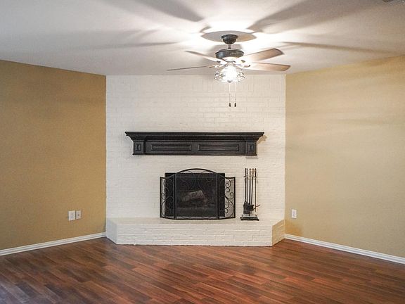 5th image of 2041 Pine Knot Dr