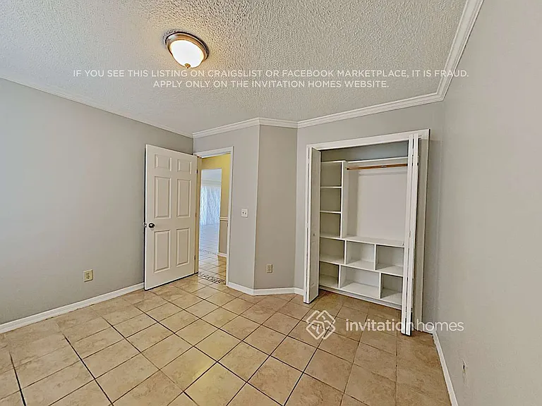 2463 Twin Springs Dr N — Photo 11