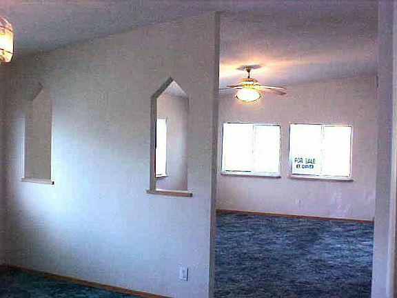 4th image of 509 1/w 2nd St