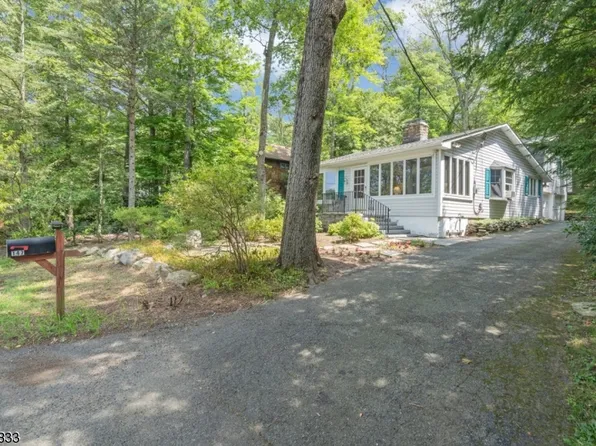 147 Lake End Rd, Rockaway Twp., NJ 07435