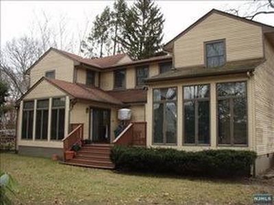 37 Edgewood Dr, Ho Ho Kus, NJ, 07423