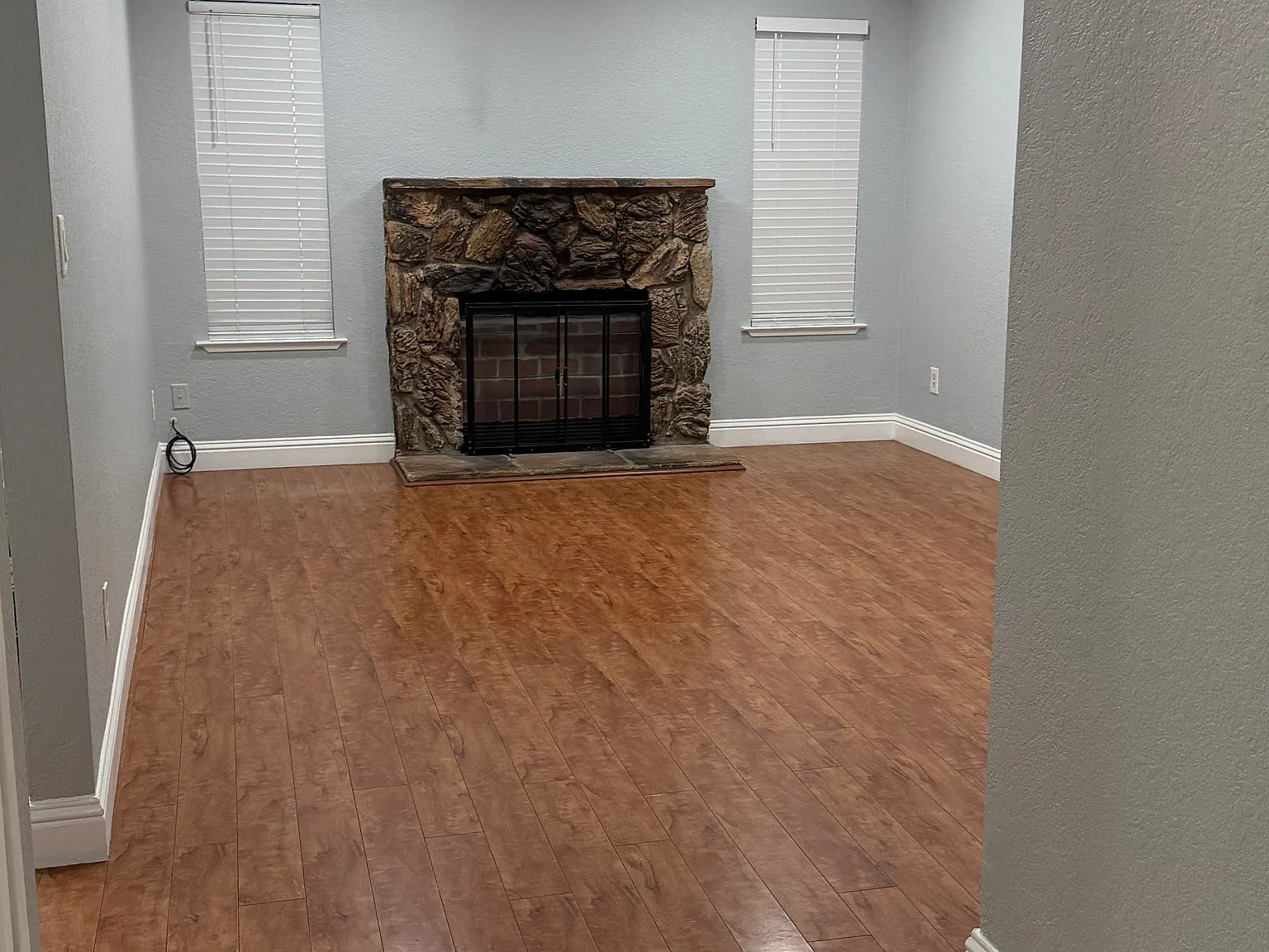 3 bed, 1200 sqft, $2,695 — Photo 2