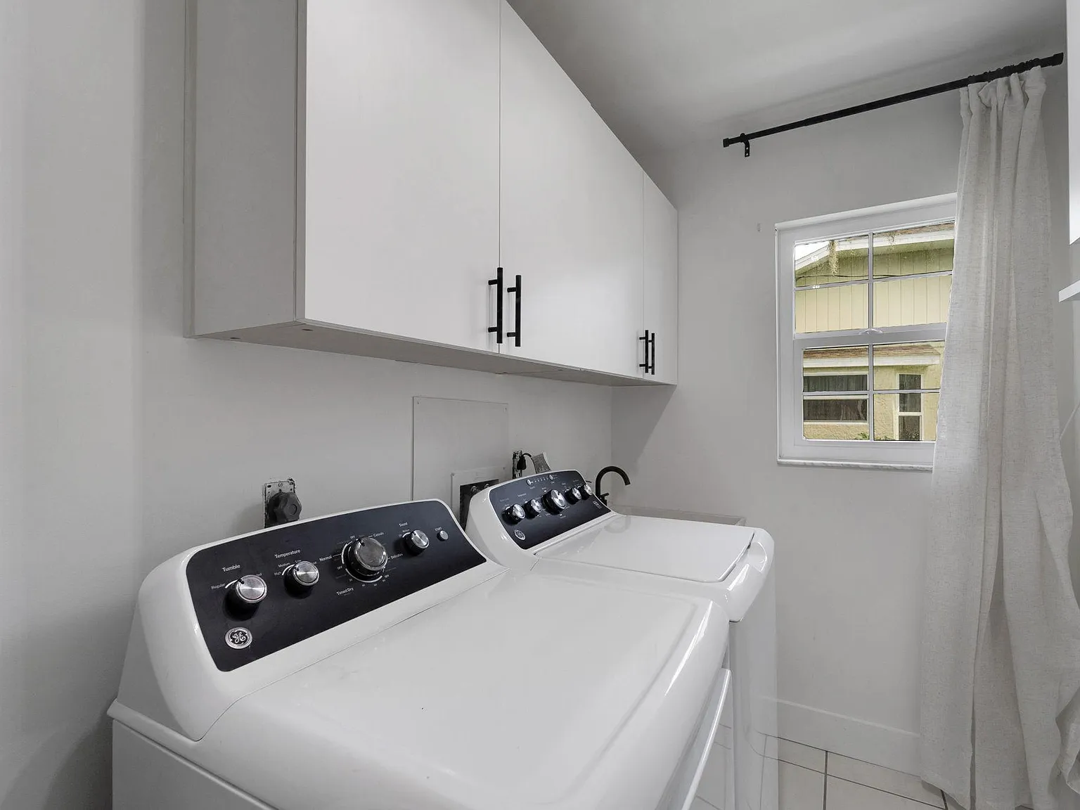 4 bed, 2.0 bath, 1912 sqft, $1,027 — Photo 4