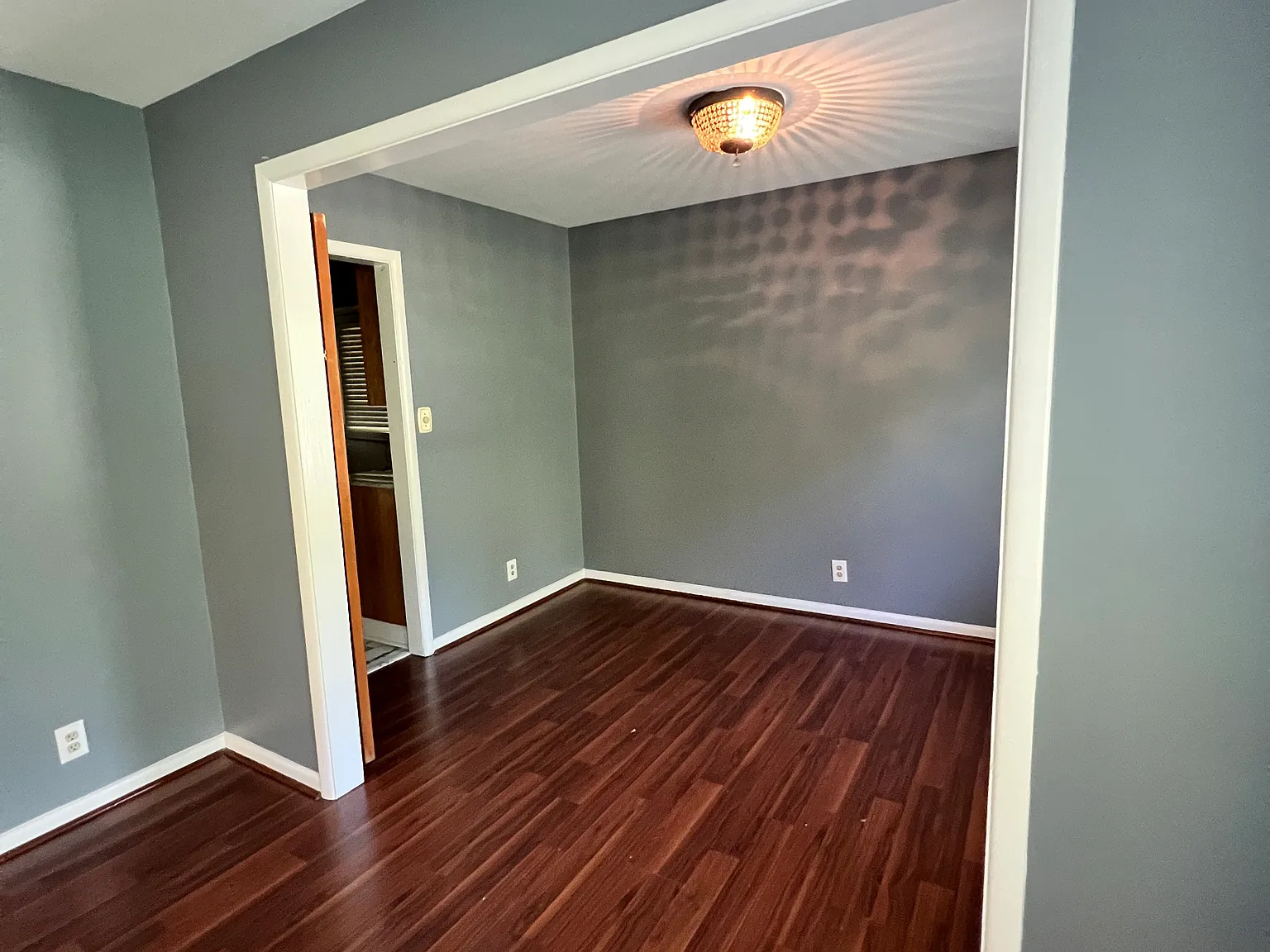 3 bed, 1.5 bath, 1070 sqft, $1,850 — Photo 3