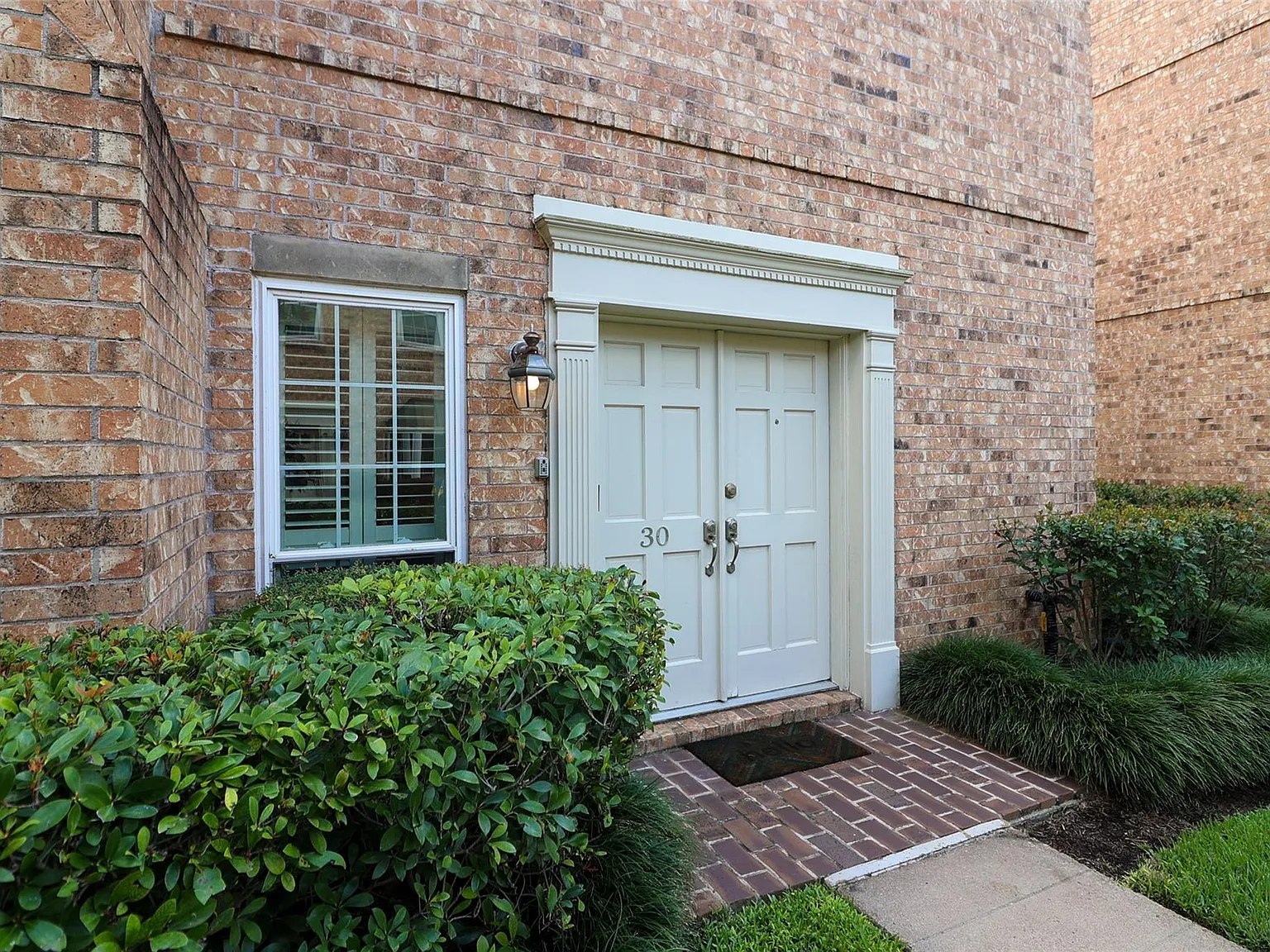 2 bed, 2.5 bath, 1588 sqft, $1,850 — Photo 3