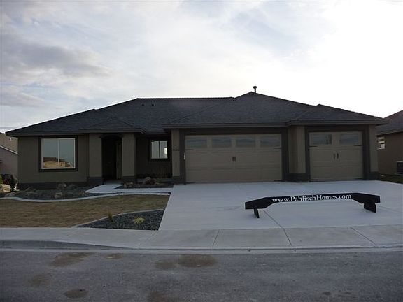 5th image of 3023 Bluffs Dr