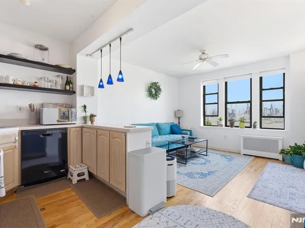 883 Boulevard E Blvd #1F, Weehawken, NJ 07086