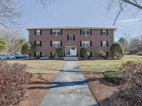 96 Richardson Rd #B28, North Chelmsford, MA 01863