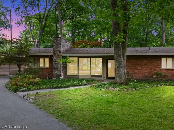 17550 Mayfield St, Livonia, MI 48152