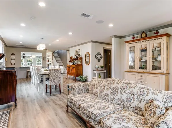 521 Bakers Branch Rd, Waxahachie, TX 75167