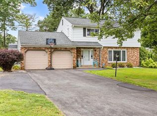 922 Parkway Rd, Allentown, PA 18104