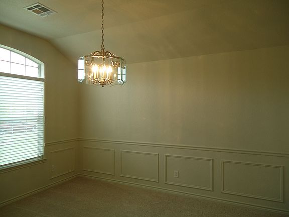 5th image of 1006 Tumbleweed Dr