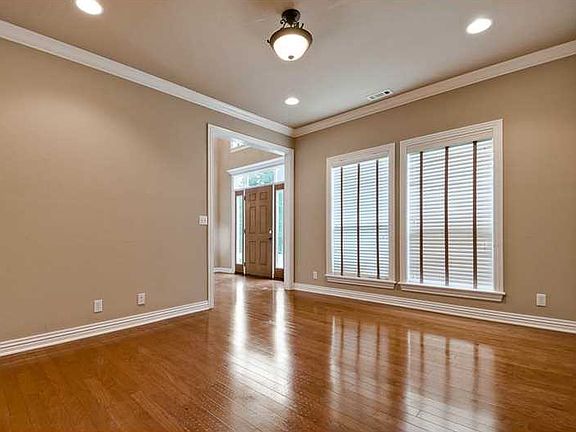 3rd image of 2807 Cortney Cir