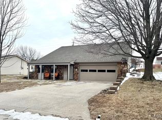 4250 Sunburst Dr, Hannibal, MO 63401