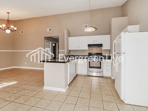5th image of 109 Raintree Ln
