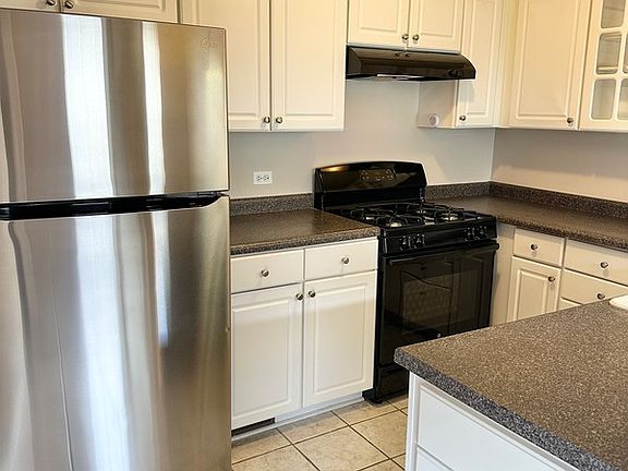 3rd image of 693 Savannah Ln