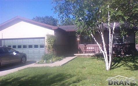 1st image of 33528 W Jefferson Ave