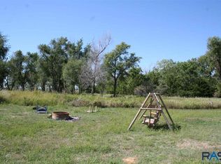 38087 252nd St, Plankinton, SD 57368