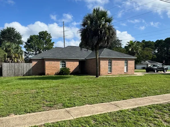 9608 Brentwood Blvd, Navarre, FL 32566